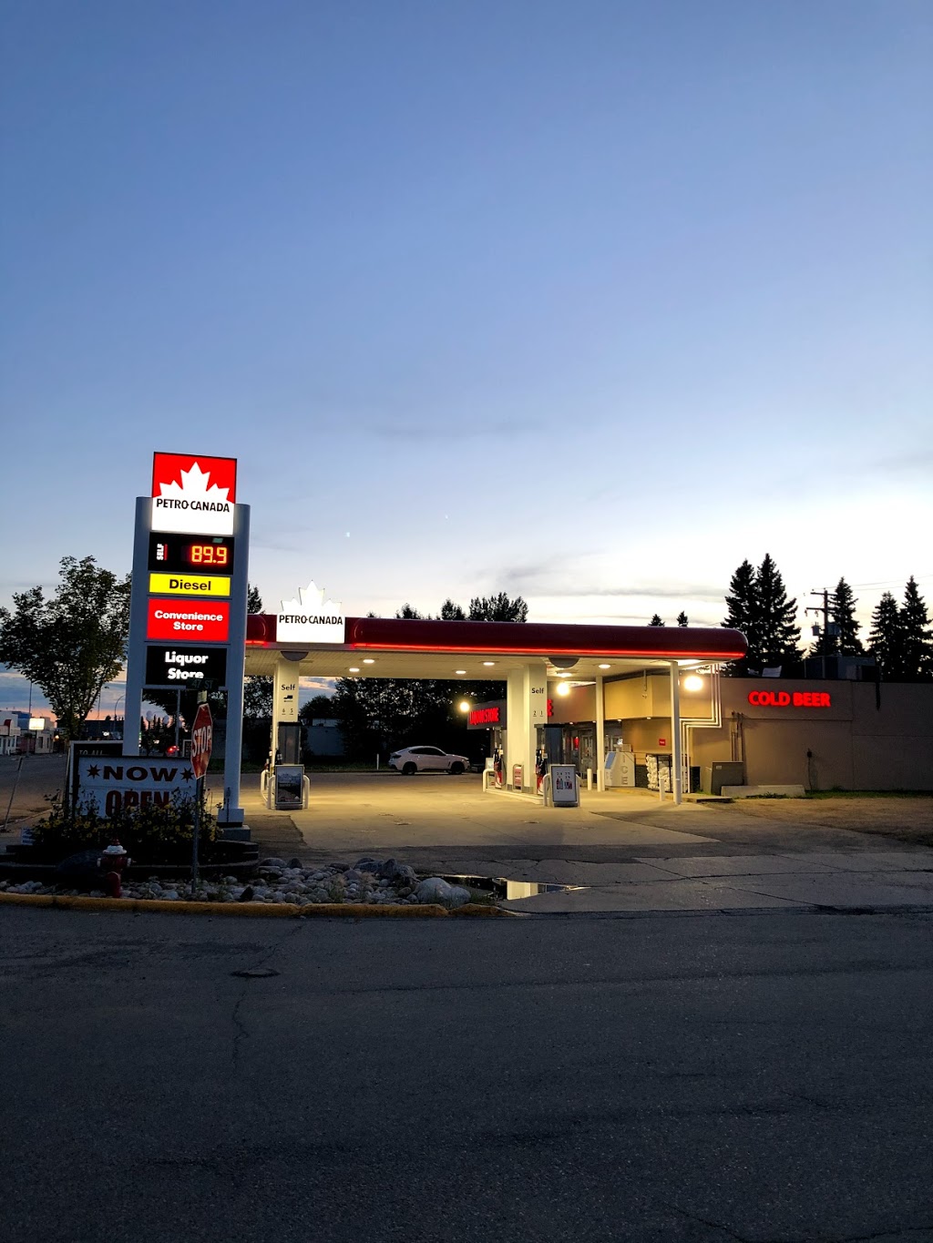 Petro Canada | 4710 50 Ave, Calmar, AB T0C 0V0, Canada | Phone: (780) 985-2885