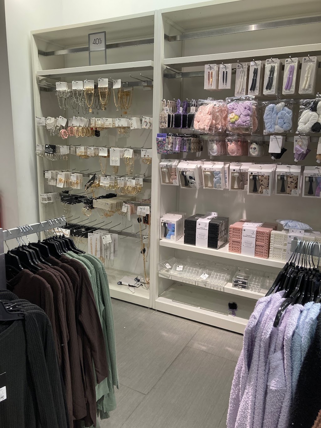 Urban Kids | 1200 St. Laurent Blvd Unit 160, Ottawa, ON K1K 3B8, Canada | Phone: (613) 741-0843