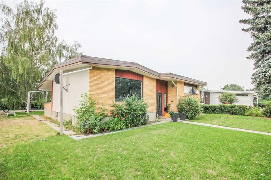 Sell My House Fast - We Buy Houses For Cash | 120 Garrison Cir, Red Deer, AB T4P 0P6, Canada | Phone: (587) 982-7576