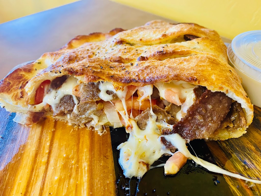 Freddies Pizza & Donair | 504 Champlain St, Dieppe, NB E1A 1P4, Canada | Phone: (506) 383-5555