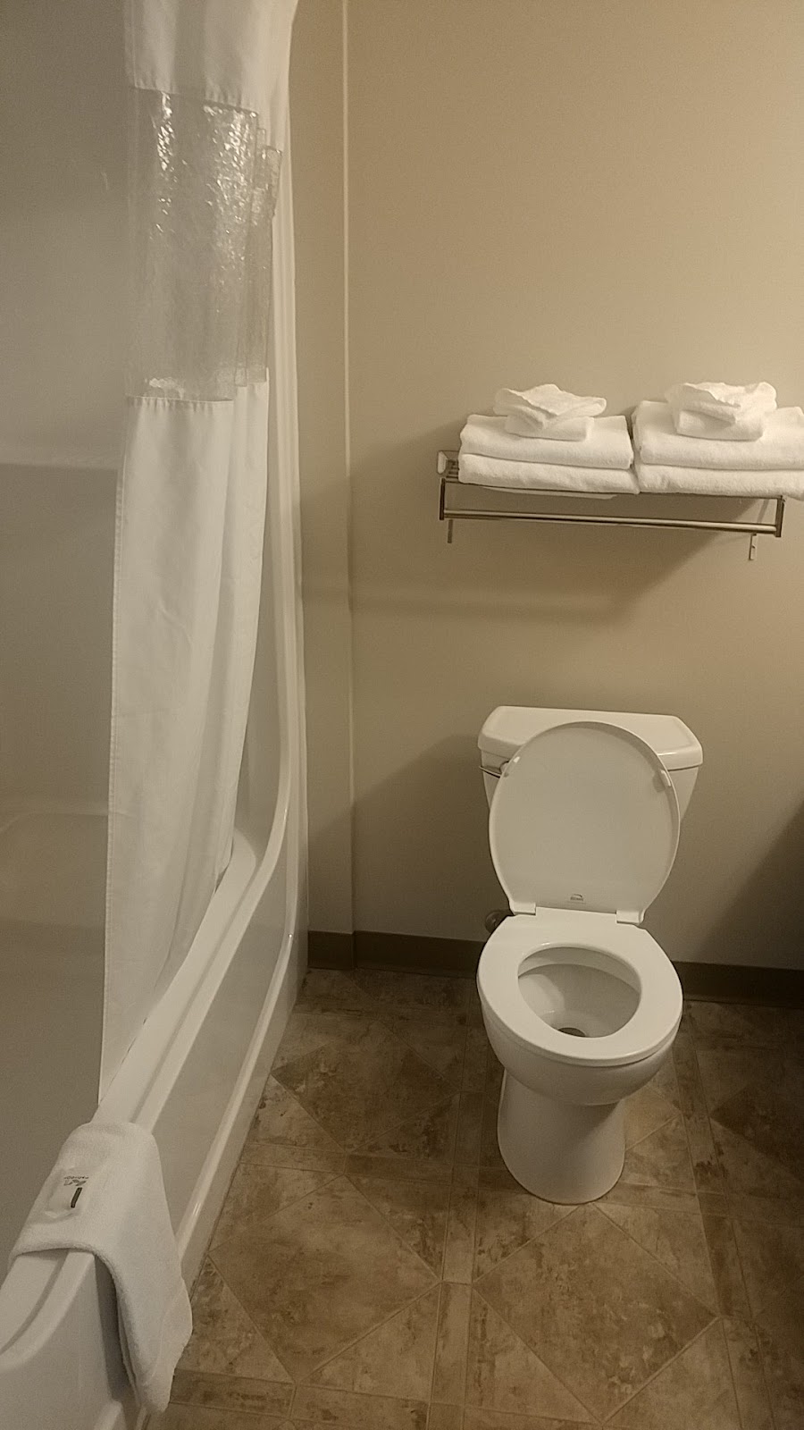 Days Inn by Wyndham Thunder Bay North | 1250 Golf Links Rd, Thunder Bay, ON P7B 0A1, Canada | Phone: (807) 344-3297