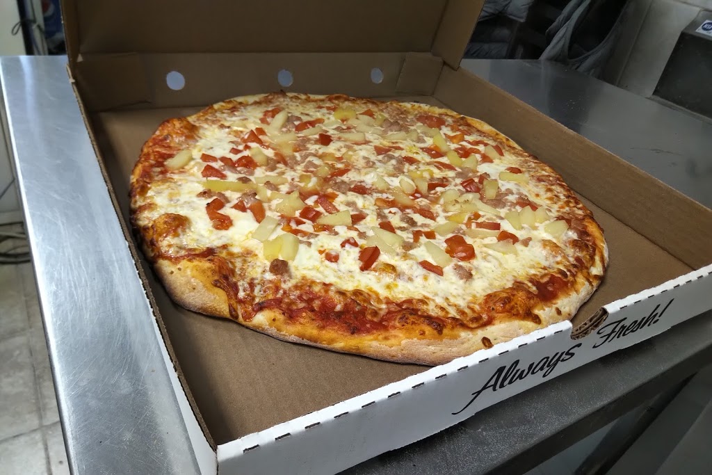 Famous Pizza | 28 Queen St W, Cambridge, ON N3C 1G1, Canada | Phone: (519) 220-1295