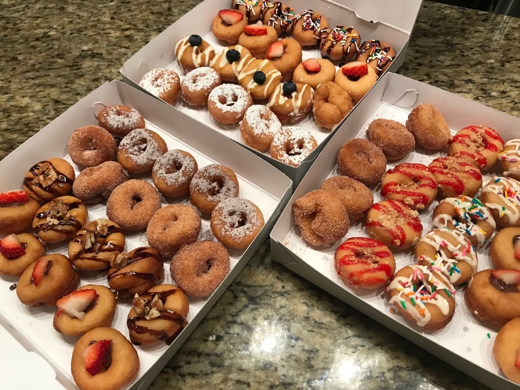 The Dapper Doughnut - Laval | 2841 Avenue des Aristocrates, Laval, QC H7E 0H3, Canada | Phone: (450) 664-3392
