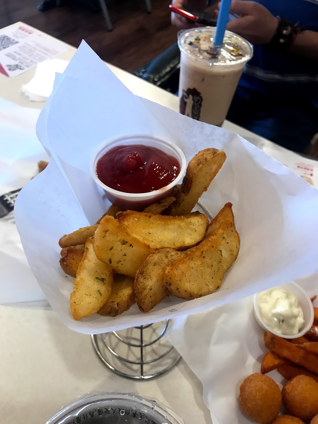 Bubble Republic | 4555 Hurontario St, Mississauga, ON L5A 4E7, Canada | Phone: (905) 712-1288