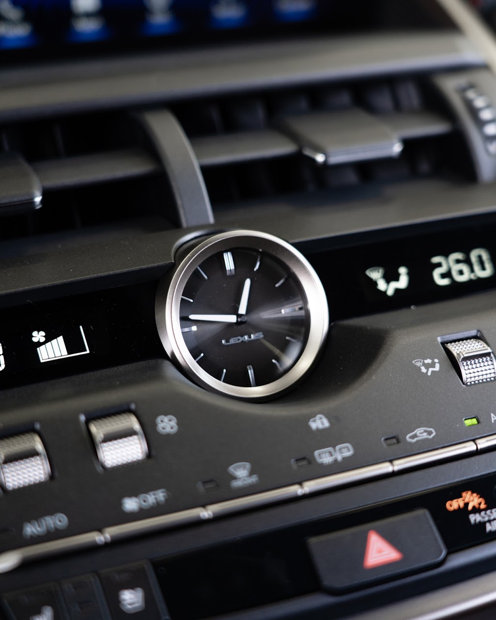 Lexus Gabriel Brossard | 5770 Boulevard Taschereau, Brossard, QC J4W 1M6, Canada | Phone: (450) 923-7777