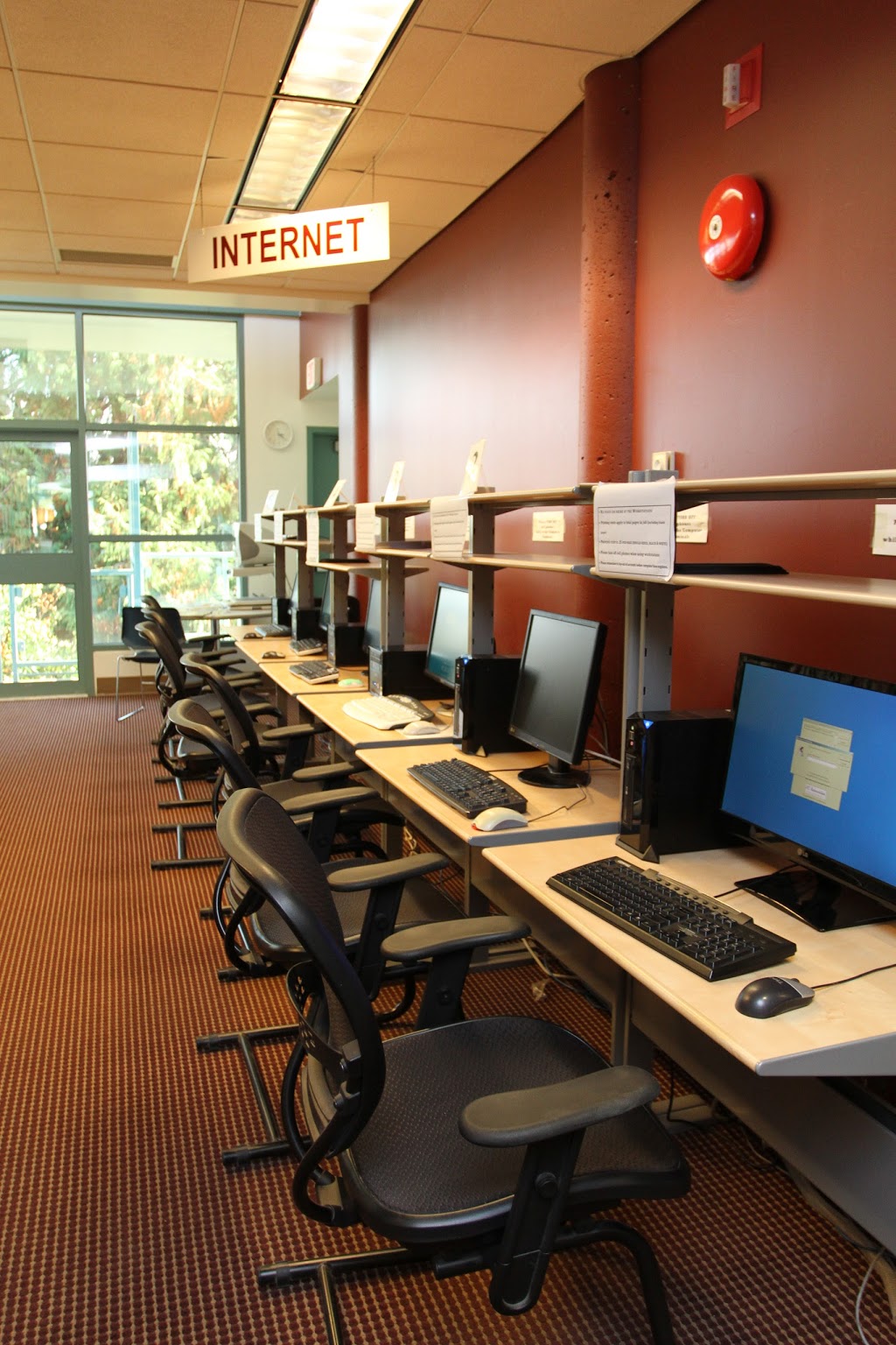 Gibsons & District Public Library | 470 FLETCHER RD S, Gibsons, BC V0N 1V0, Canada | Phone: (604) 886-2130