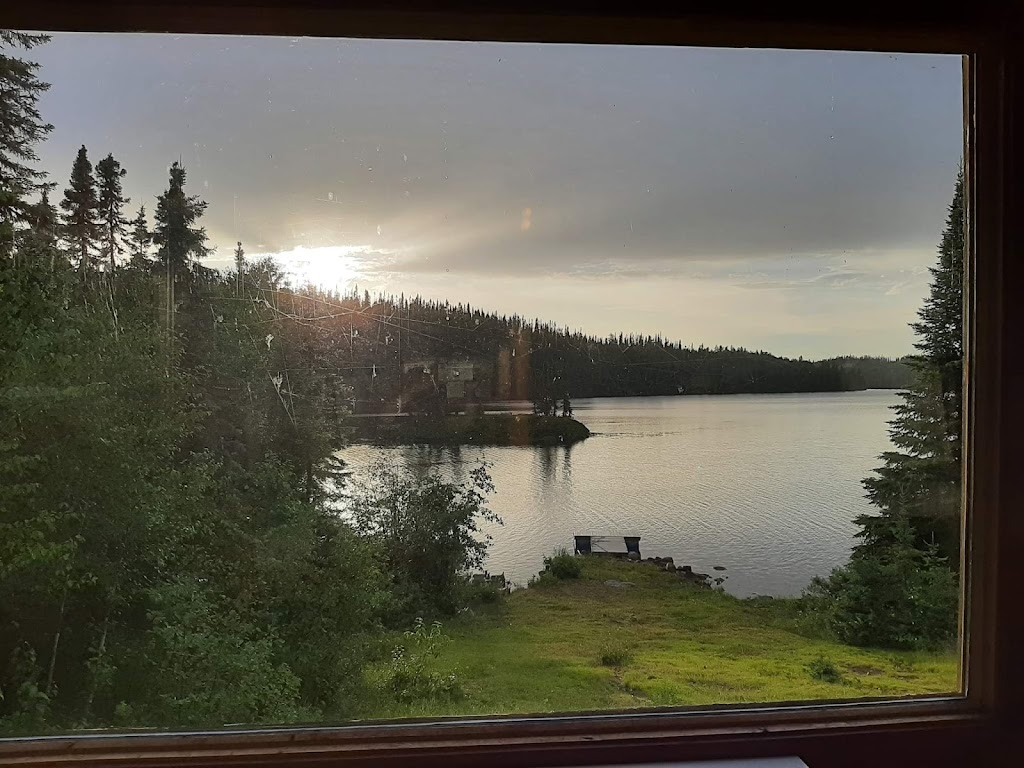 Pourvoirie du Lac Lareau | 1 chemin du lac Lareau, La Tuque, QC G0X 1R0, Canada | Phone: (514) 664-2042