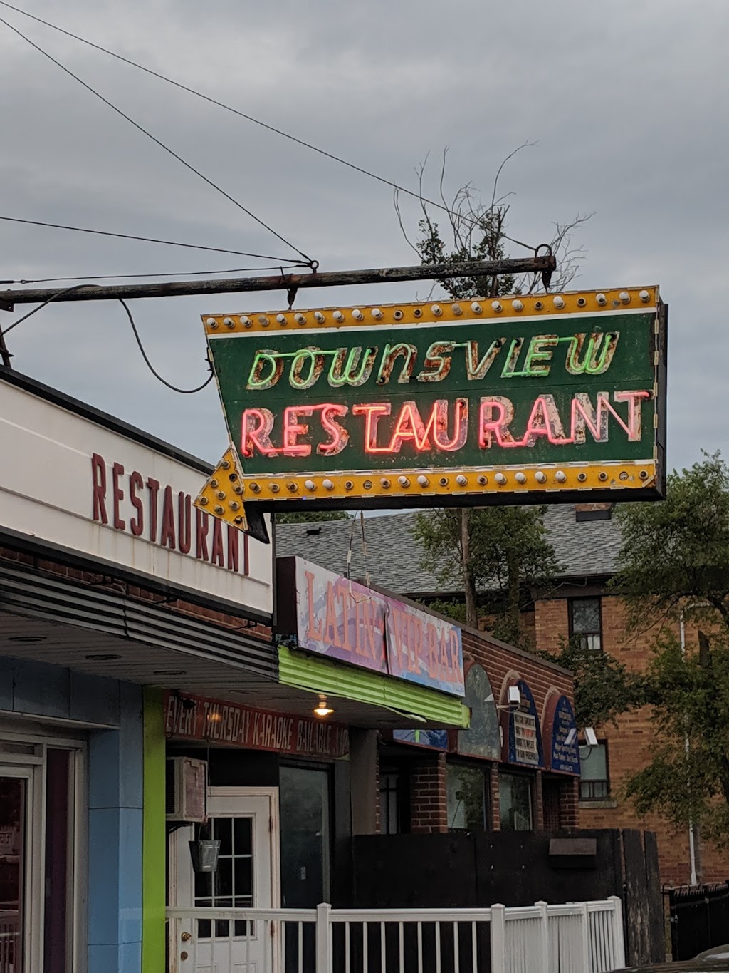 Downsview Restaurant | 2865 Keele St, North York, ON M3M 2G7, Canada | Phone: (416) 633-1350