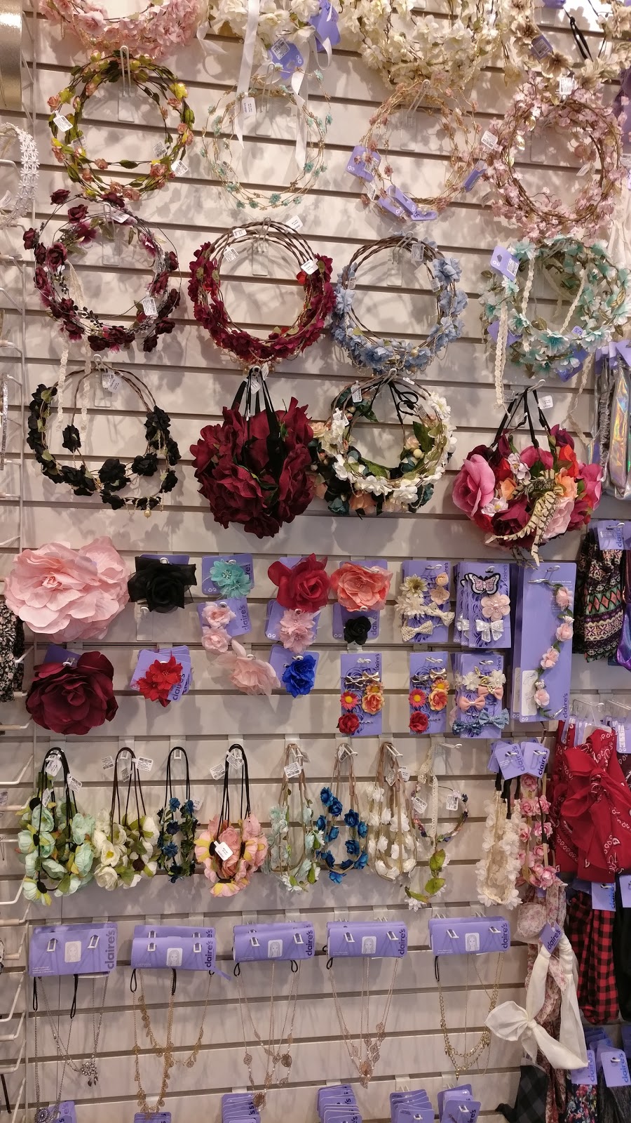 Claires | THE PROMENADE, 1 Promenade Cir, Thornhill, ON L4J 1P8, Canada | Phone: (905) 707-0804