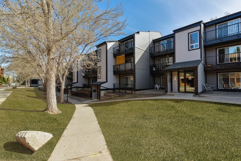 Cedarville Apartments | 17139 69 Ave NW, Edmonton, AB T5T 2W6, Canada | Phone: (780) 413-6529