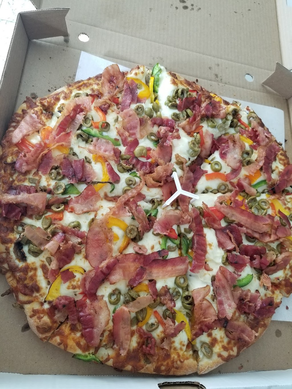 Ultime Pizza | 922 Boulevard Maloney E, Gatineau, QC J8P 1H5, Canada | Phone: (819) 893-6161