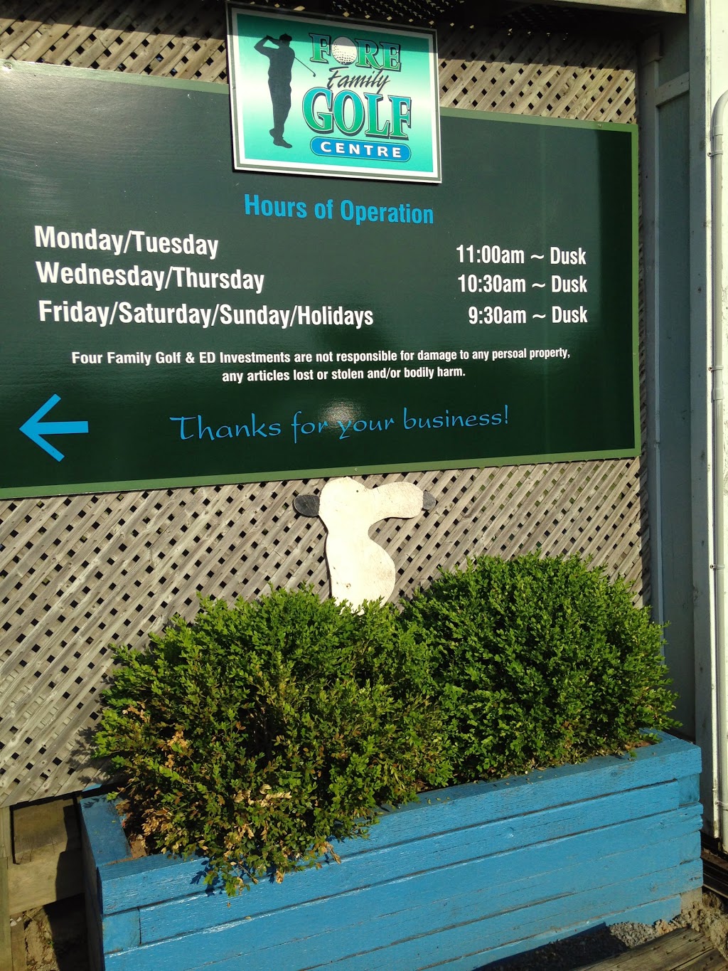 Fore Family Golf Centre | 239 Mountain Rd, Grimsby, ON L3M 4E7, Canada | Phone: (289) 808-9648