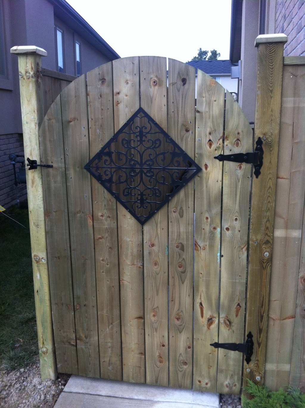 A-1 Postholes & Fences | 320 Alma St, Amherstburg, ON N9V 1A8, Canada | Phone: (519) 903-7507