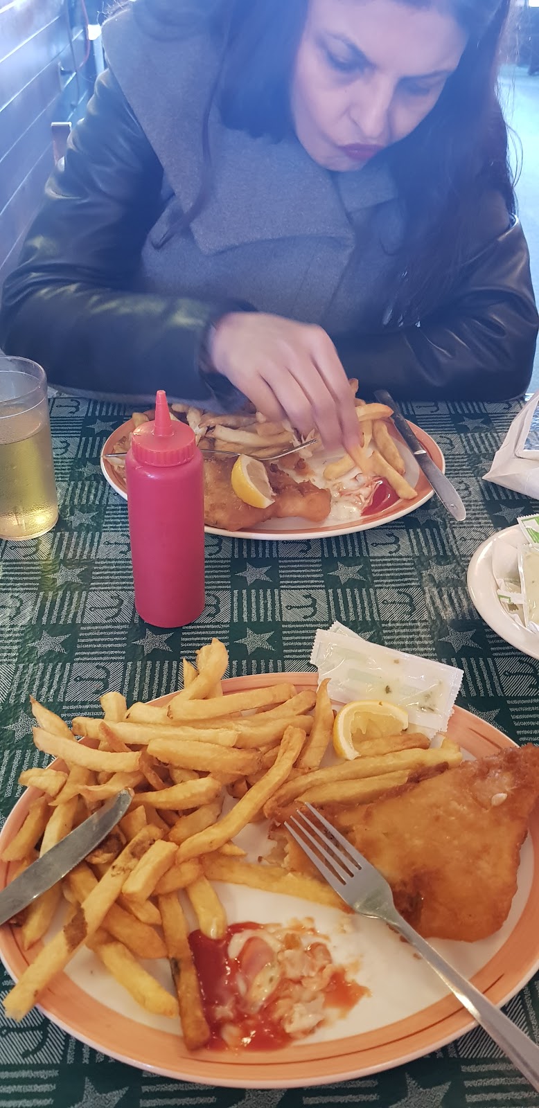 Bronte Fish & Chips | 2313 Lakeshore Rd W, Oakville, ON L6L 1H2, Canada | Phone: (905) 827-1644