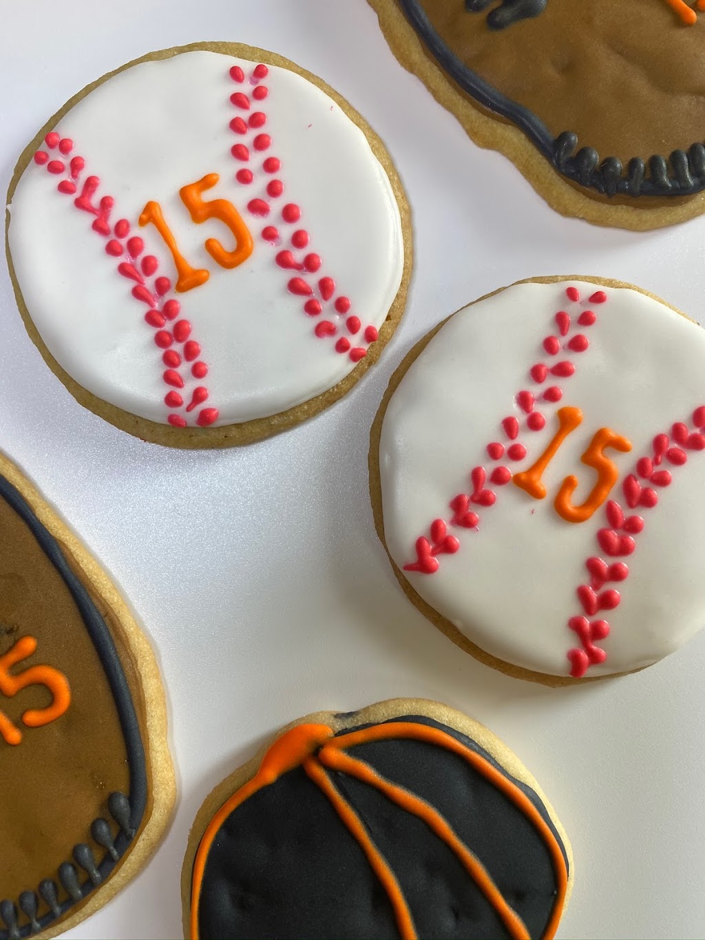 Frosted Baked Goods | 37 Queen St S, Tottenham, ON L0G 1W0, Canada | Phone: (647) 207-0453