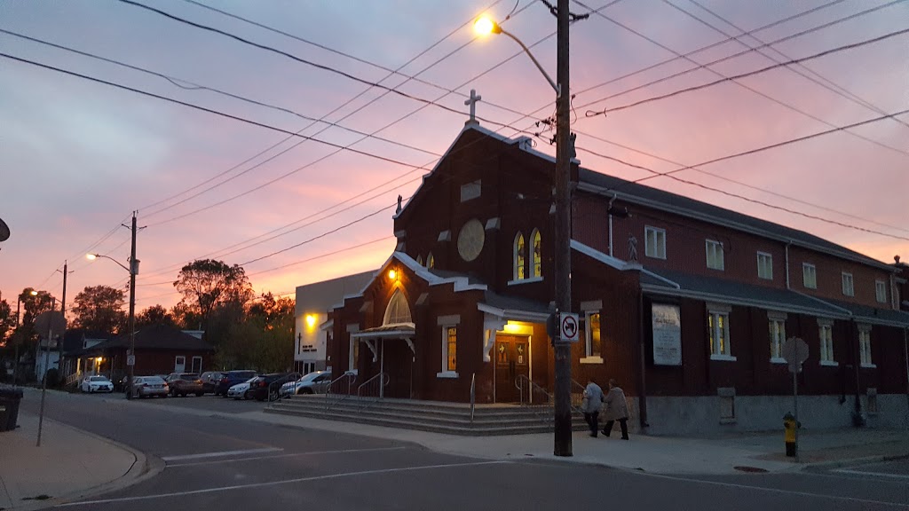 Sacred Heart Church | 98 Alice St, Guelph, ON N1E 2Z8, Canada | Phone: (519) 822-8944