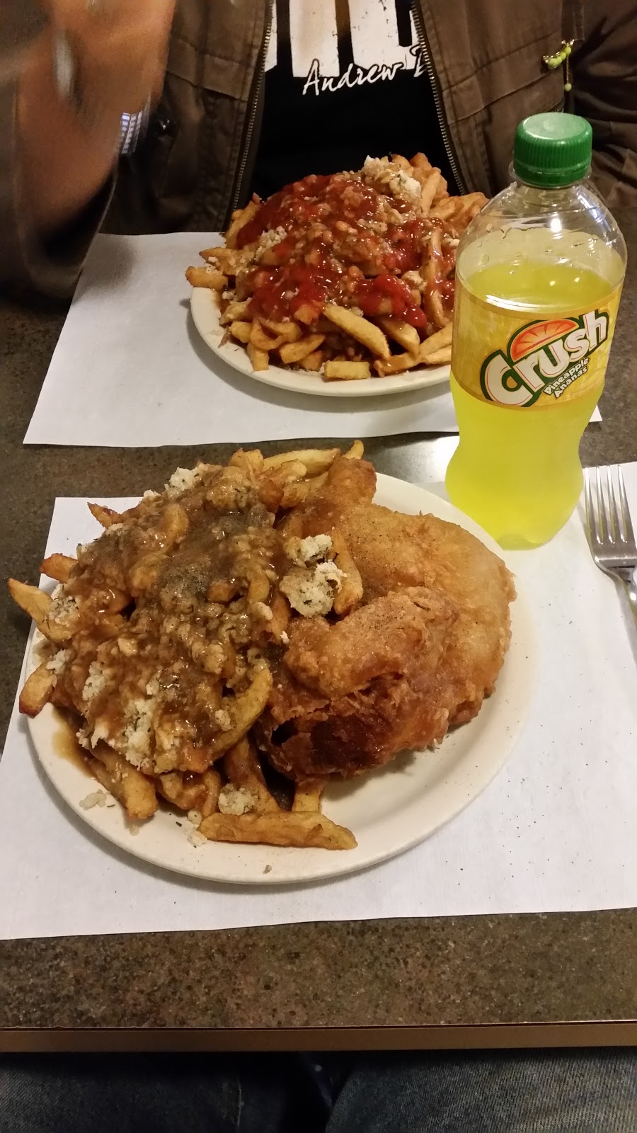 Seaside Restaurant | 2546 Topsail Rd, Conception Bay South, NL A1W 4A5, Canada | Phone: (709) 834-9059