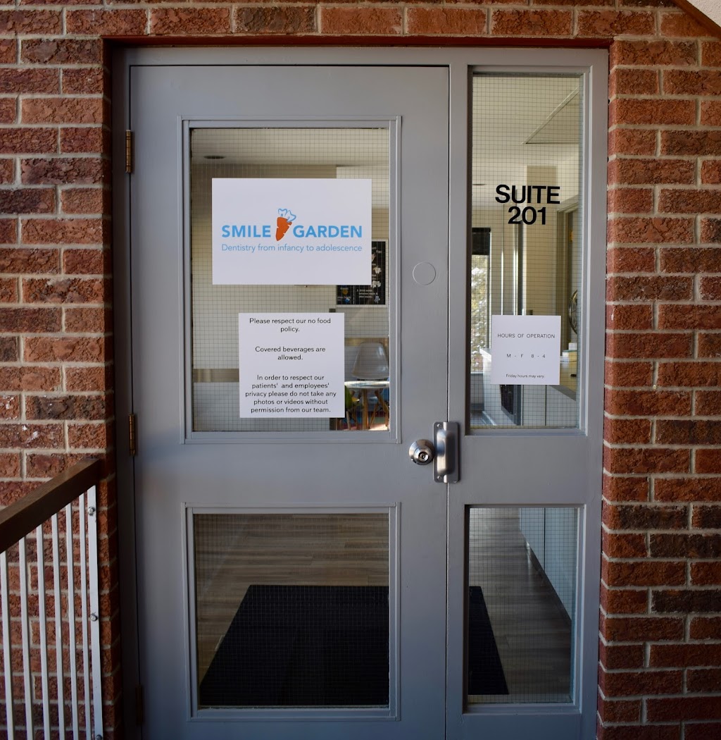 Smile Garden Dentistry | 817 Bayridge Dr Suite 201, Kingston, ON K7P 1T5, Canada | Phone: (613) 384-0090