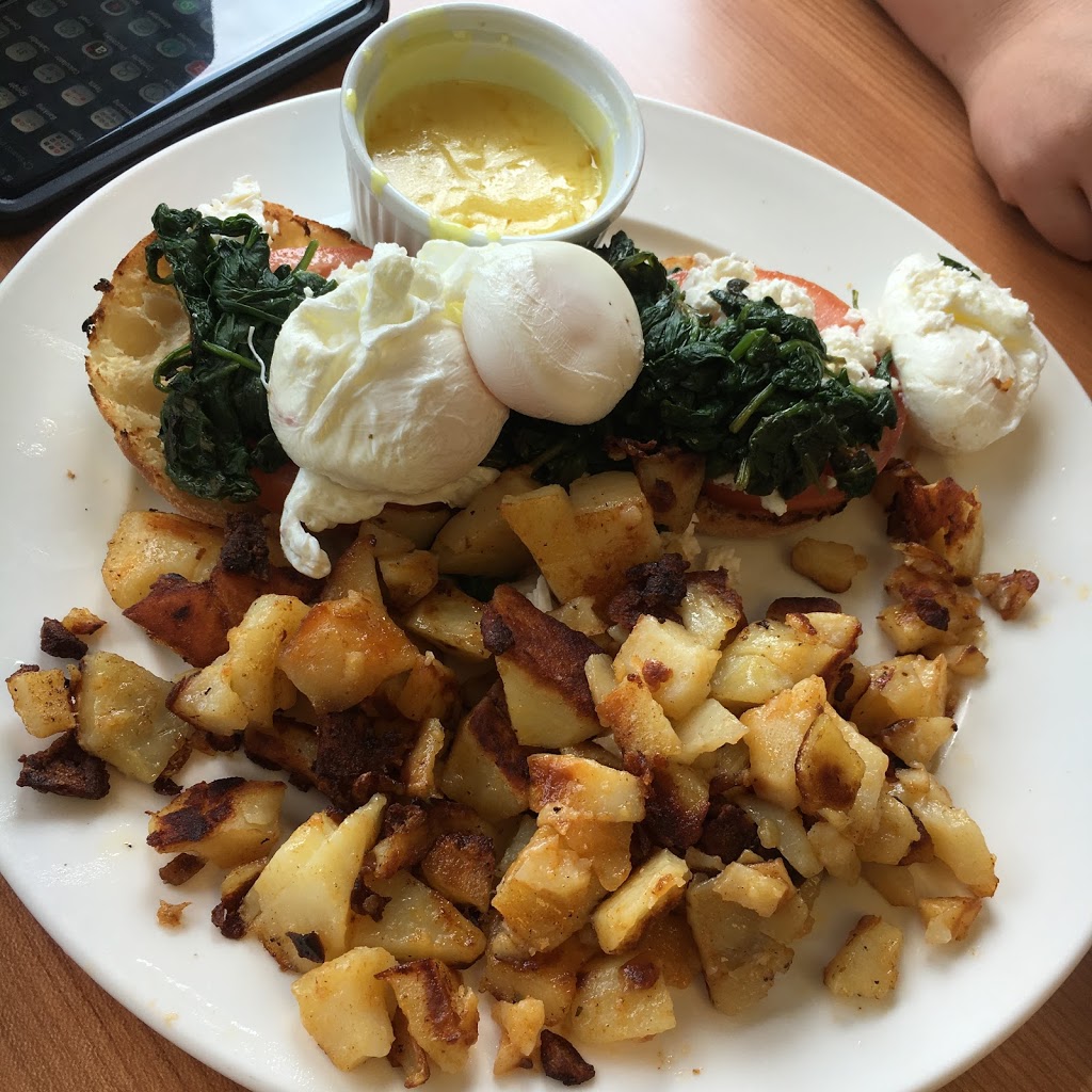 Caledon Family Restaurant | 16560 Hurontario St, Caledon Village, ON L7K 1W3, Canada | Phone: (519) 927-3514