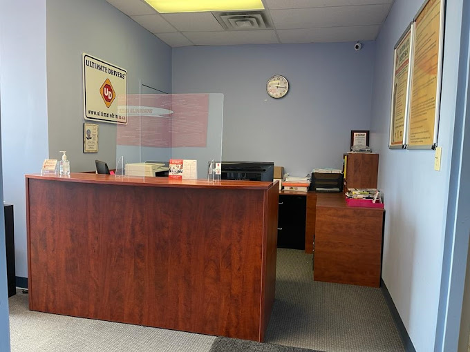 Ultimate Drivers Burlington | 591 Brant St, Burlington, ON L7R 2G6, Canada | Phone: (905) 335-6292