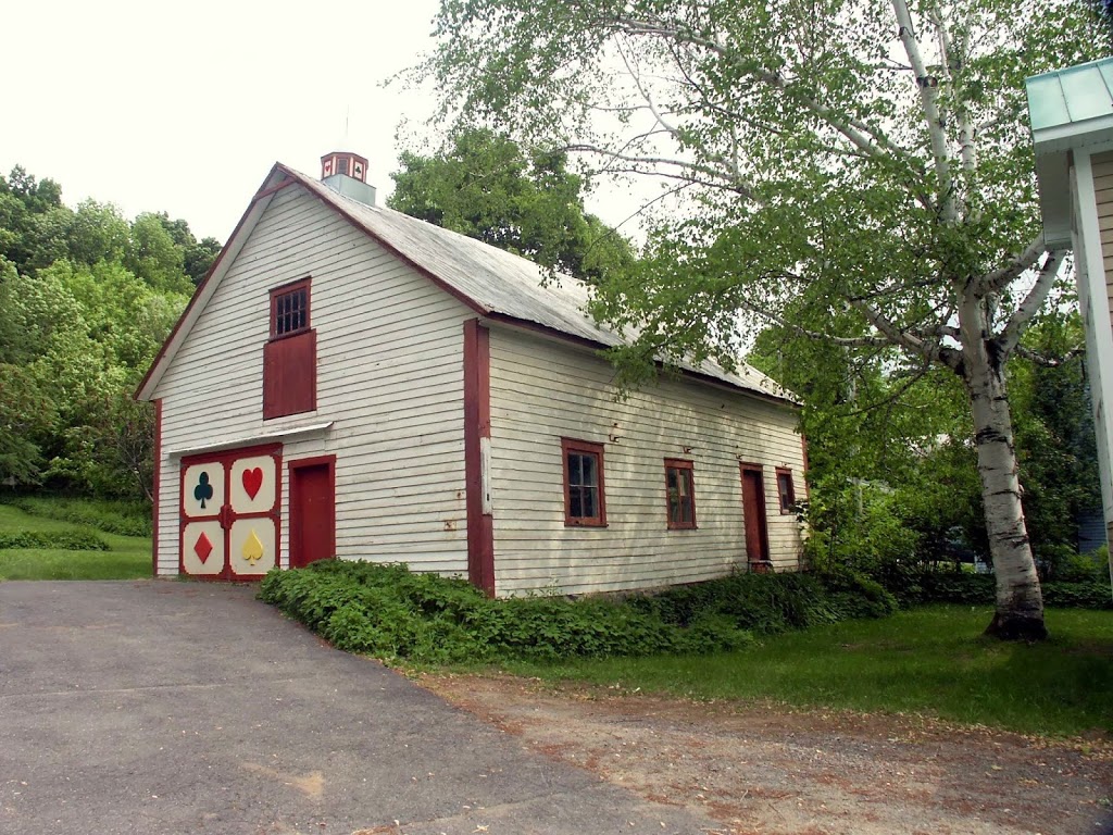 Grange Fleury | 18 Rue Laurier O b, Victoriaville, QC G6P 6P3, Canada | Phone: (819) 357-8655