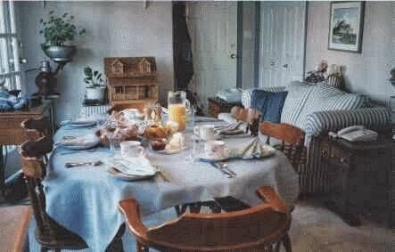 Small World Bed & Breakfast | 9866 Willow St, Chemainus, BC V0R 1K1, Canada | Phone: (250) 246-9962