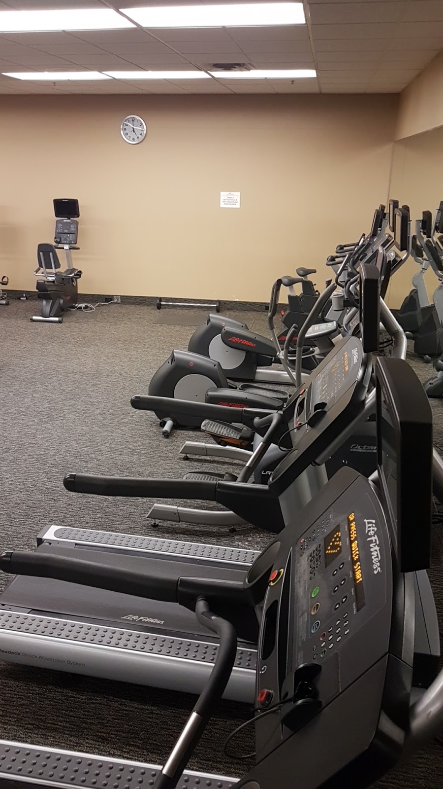LA Fitness | 3100 Dixie Rd #14a, Mississauga, ON L4Y 2A6, Canada | Phone: (289) 724-0135