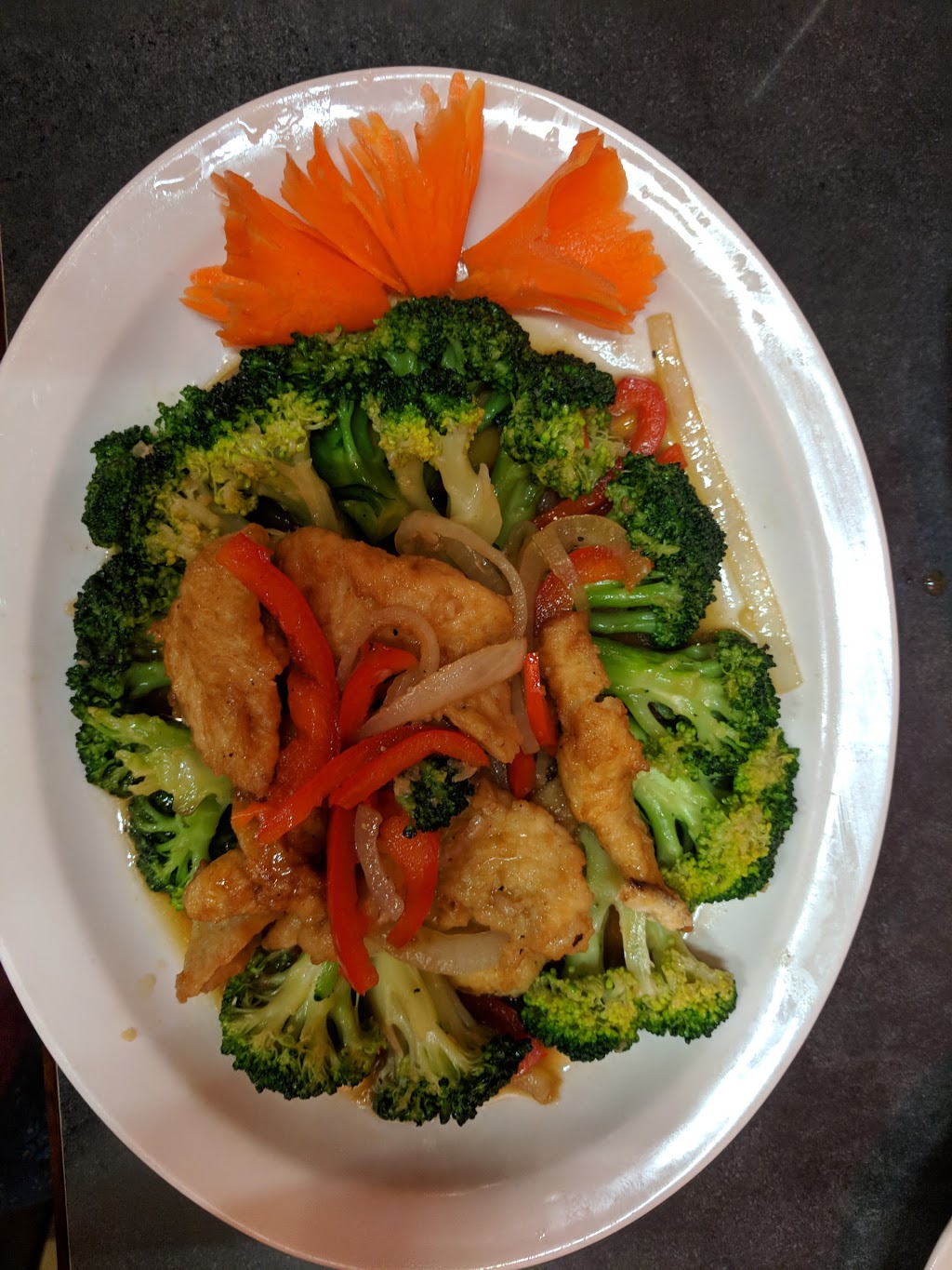 Tropical Thai | 2745 Veterans Memorial Pkwy #137, Victoria, BC V9B 3B2, Canada | Phone: (250) 478-5455