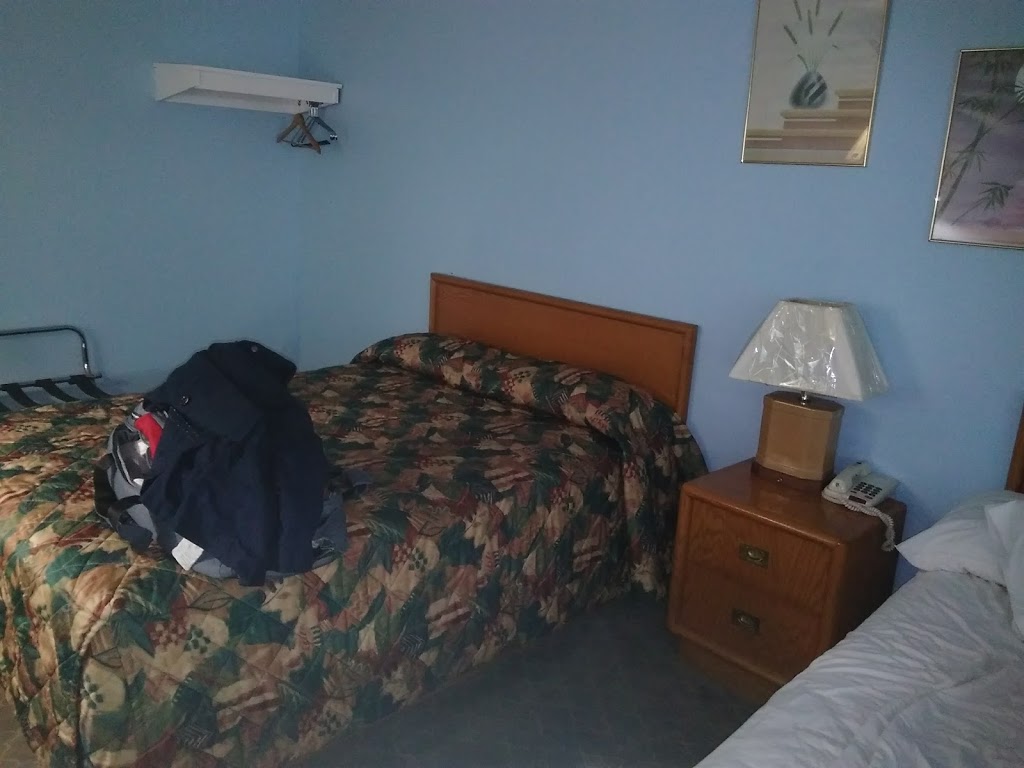 The Diplomat Inn | 5983 Stanley Ave, Niagara Falls, ON L2G 3Y8, Canada | Phone: (905) 357-9564