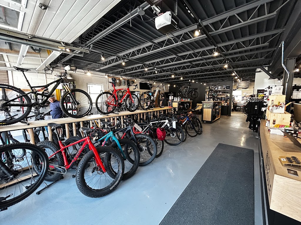 Qui Roule | 1772-g Rue Galt O, Sherbrooke, QC J1K 1H8, Canada | Phone: (819) 791-5001