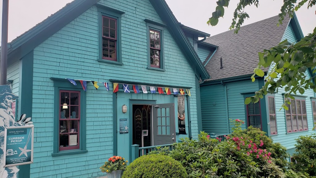 Mahone Bay Visitors Information Centre | 165 Edgewater St, Mahone Bay, NS B0J 2E0, Canada | Phone: (902) 624-6151