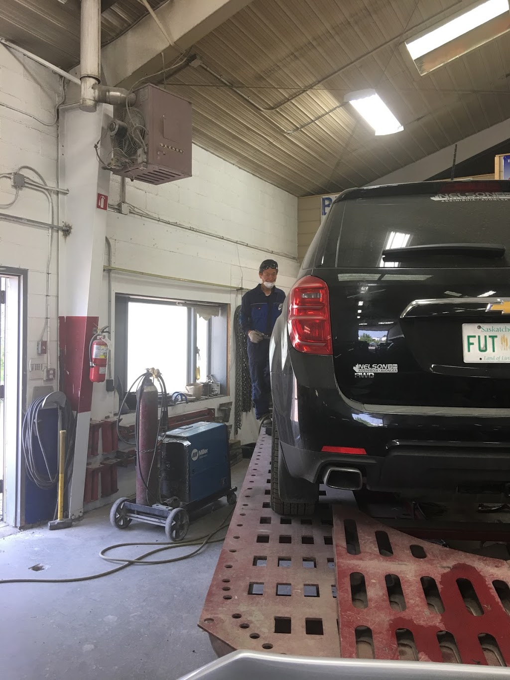 Bergens Auto Body & Collision Centre | car repair | 2206 1 Ave, Regina, SK S4R 8G6, Canada | 3063529500 OR +1 306-352-9500