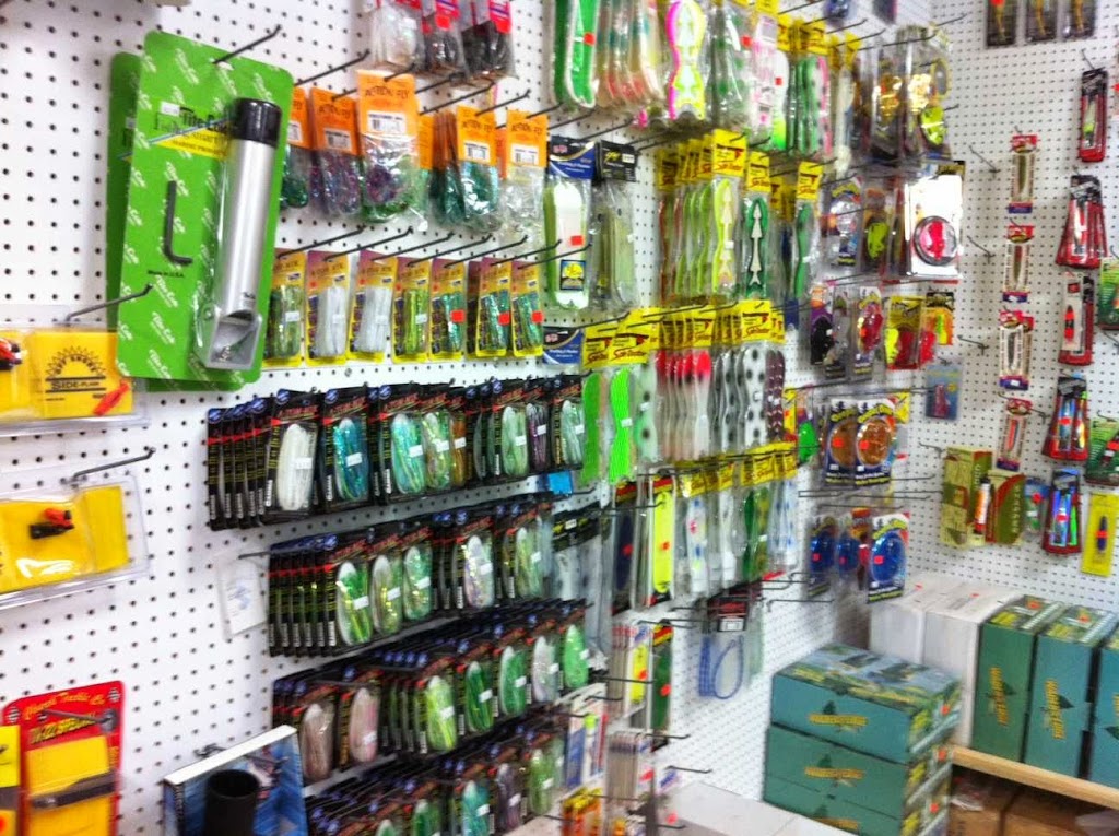 Bronte Outdoor | 121 Lakeshore Rd W, Mississauga, ON L5H 1E9, Canada | Phone: (905) 271-8100