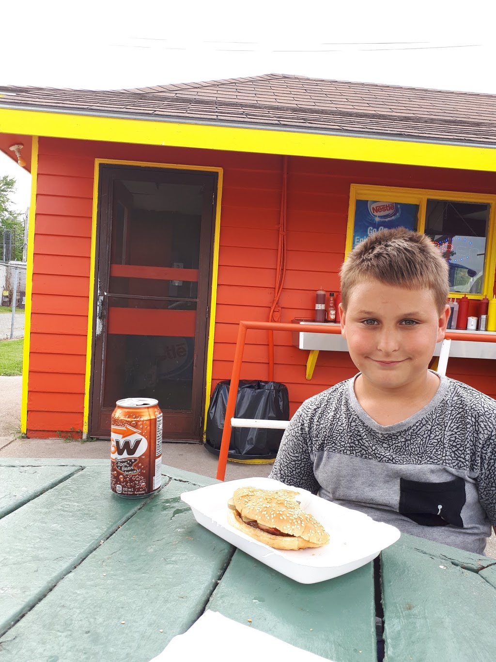 Pops Place Mini Putt and Arcade | 92 Cedar Dr, Vittoria, ON N0E 1W0, Canada | Phone: (519) 582-8522