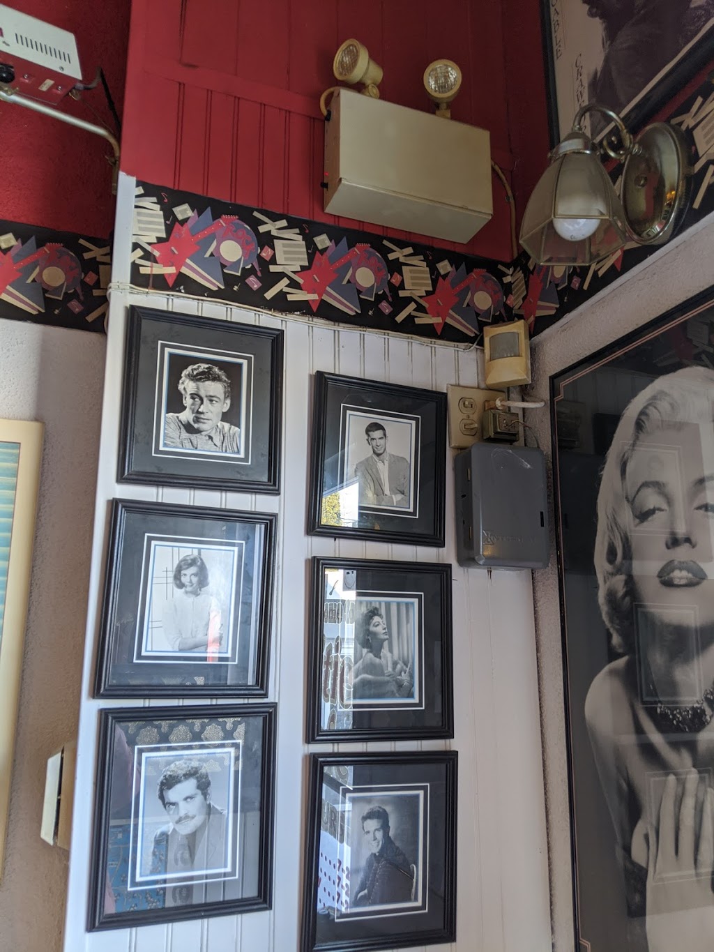 Fifties Good Time Cafe | 590 Monaghan Rd, Peterborough, ON K9J 5H9, Canada | Phone: (705) 741-3812