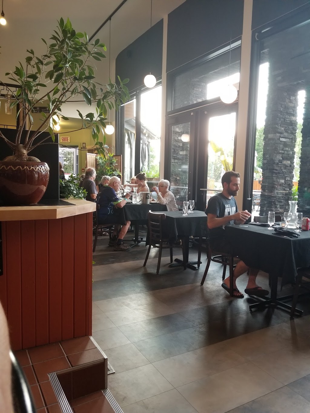Restaurant Cite DAngkor | 880 Prom Du St Maurice, Shawinigan, QC G9N 1L7, Canada | Phone: (819) 536-2488