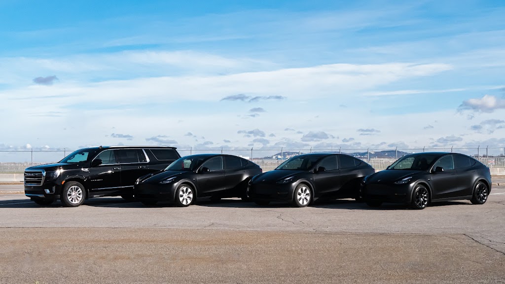 PLATINUM LIMOUSINE | 4204 Bd Cléroux, Laval, QC H7T 2E2, Canada | Phone: (514) 814-2882