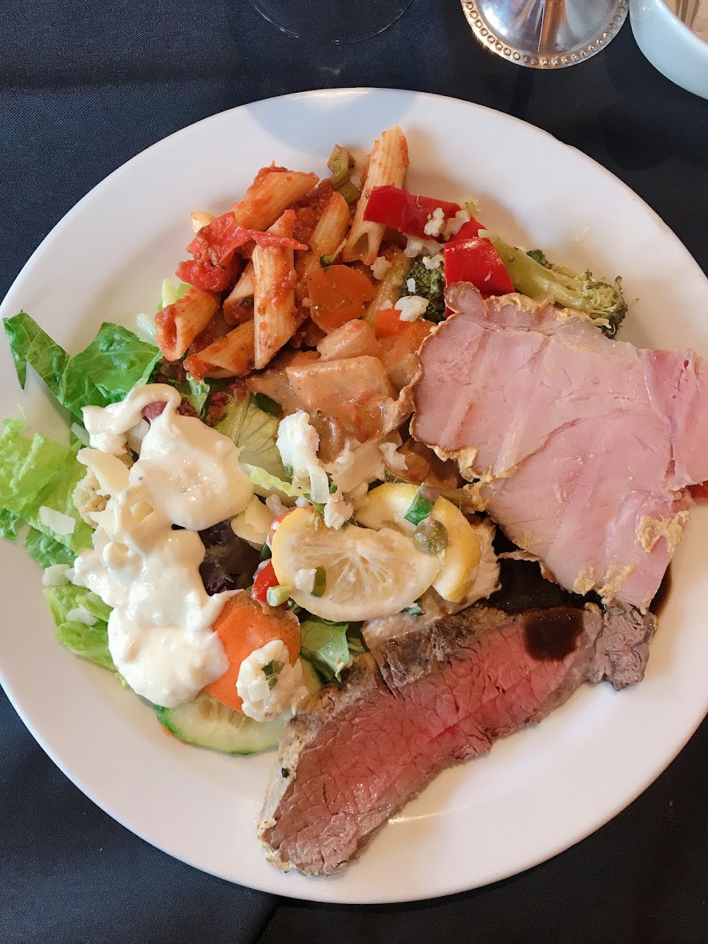Kuma Yama | 1 Whitehorn Rd, Lake Louise, AB T0L 1E0, Canada | Phone: (403) 522-3555