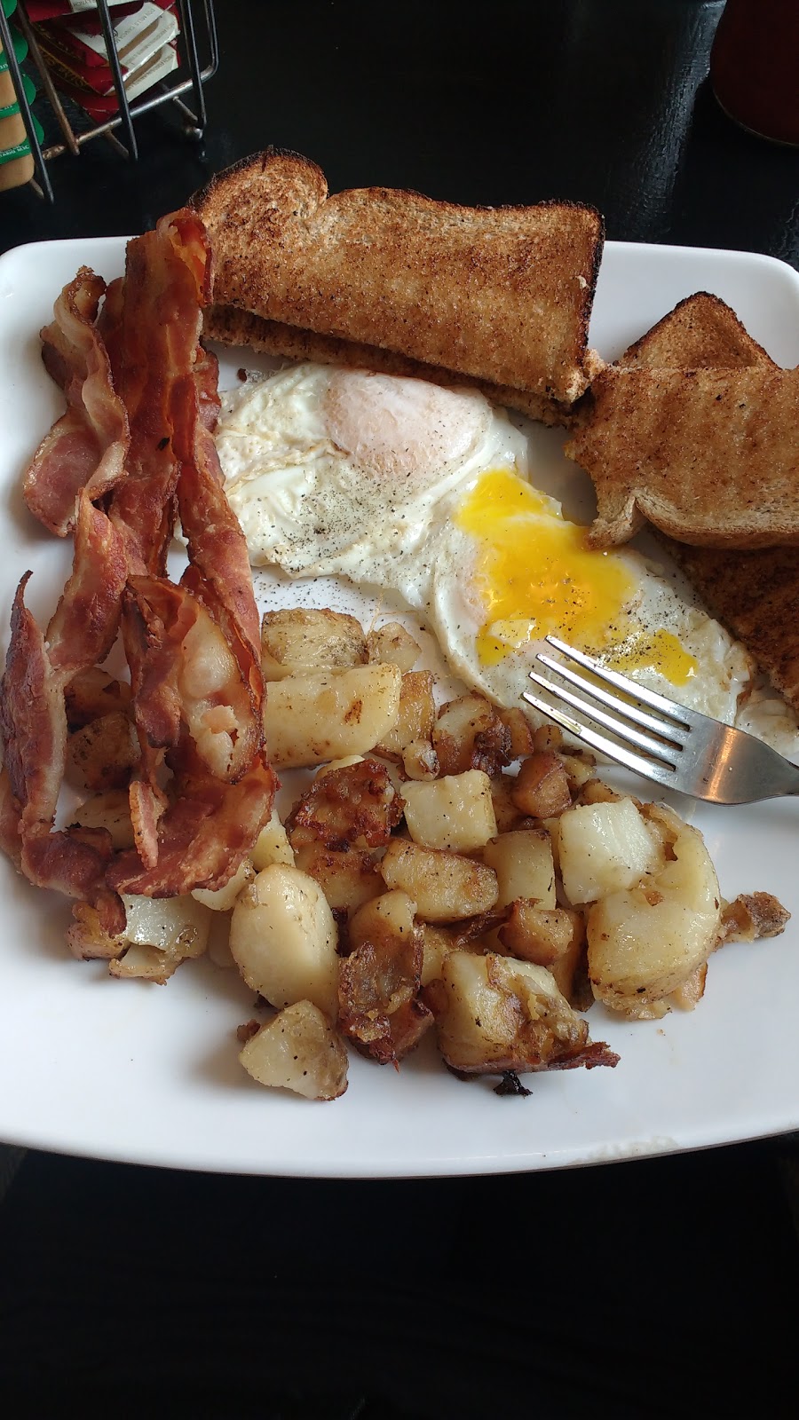 Bridgeview Restaurant | 2801 Highway #2, Johnstown, ON K0E 1T1, Canada | Phone: (613) 925-5663