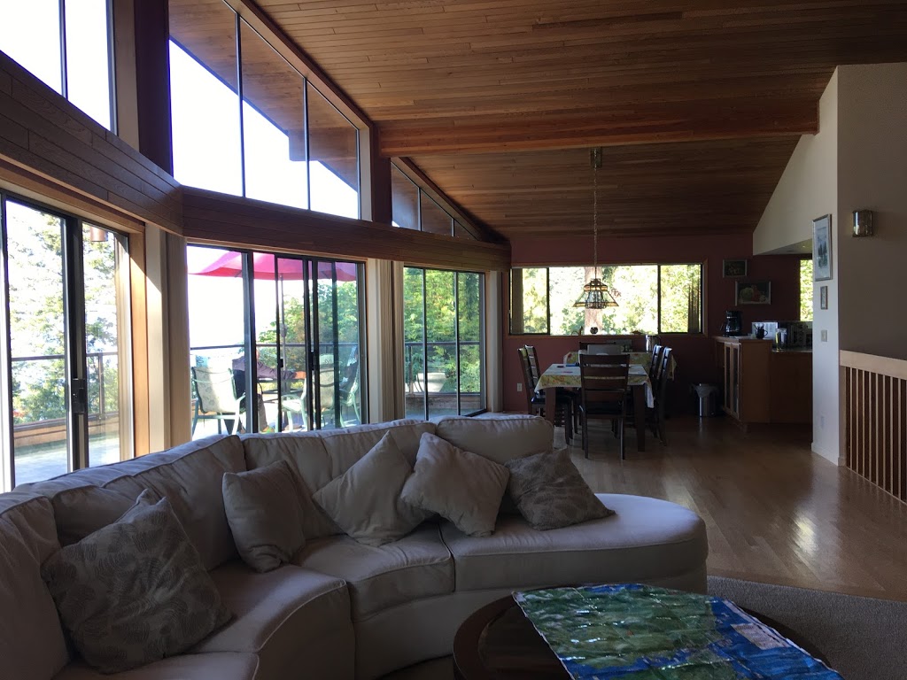 Sunshine Coast Treetop Bed and Breakfast | 6840 Sunshine Coast Hwy, Sechelt, BC V0N 3A8, Canada | Phone: (778) 458-2258