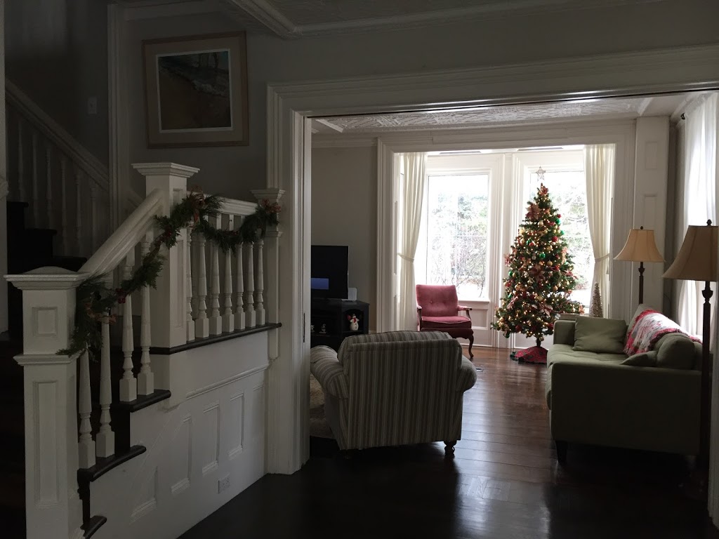 The Doctors House Vacation Rental | 354 Wellington Main St, Bloomfield, ON K0K 1G0, Canada | Phone: (613) 967-9303
