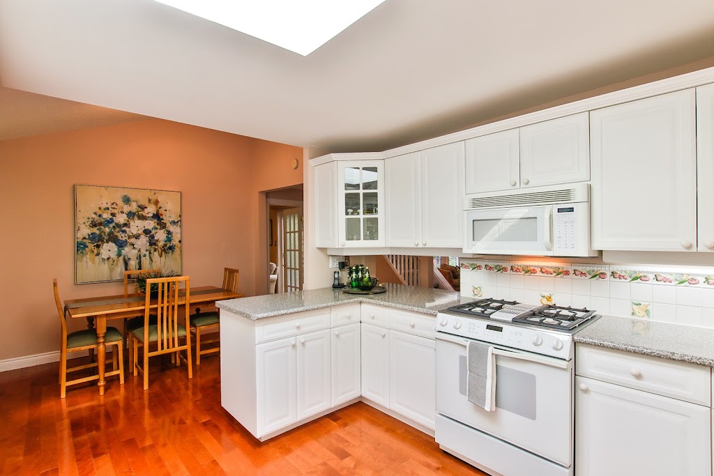 Postcard Homes | 477 Mt Pleasant Rd, Toronto, ON M4S 2L9, Canada | Phone: (416) 489-2121