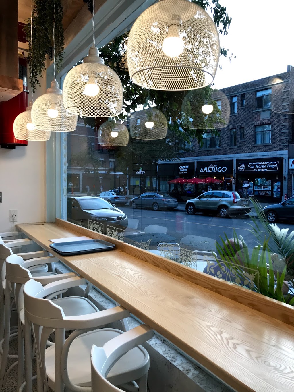 Gyro Boutique | 6112 Av de Monkland, Montréal, QC H4A 1H4, Canada | Phone: (514) 483-4976