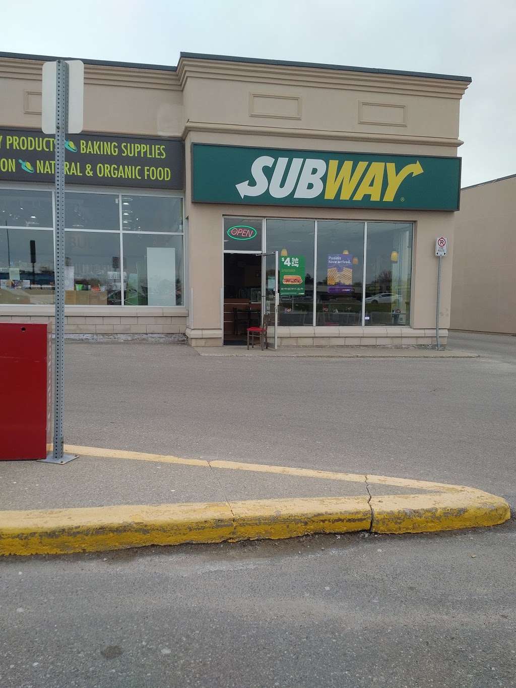 Subway | 350 A Queen St S Hilltop Plaza, Bolton, ON L7E 4Z8, Canada | Phone: (905) 951-7827