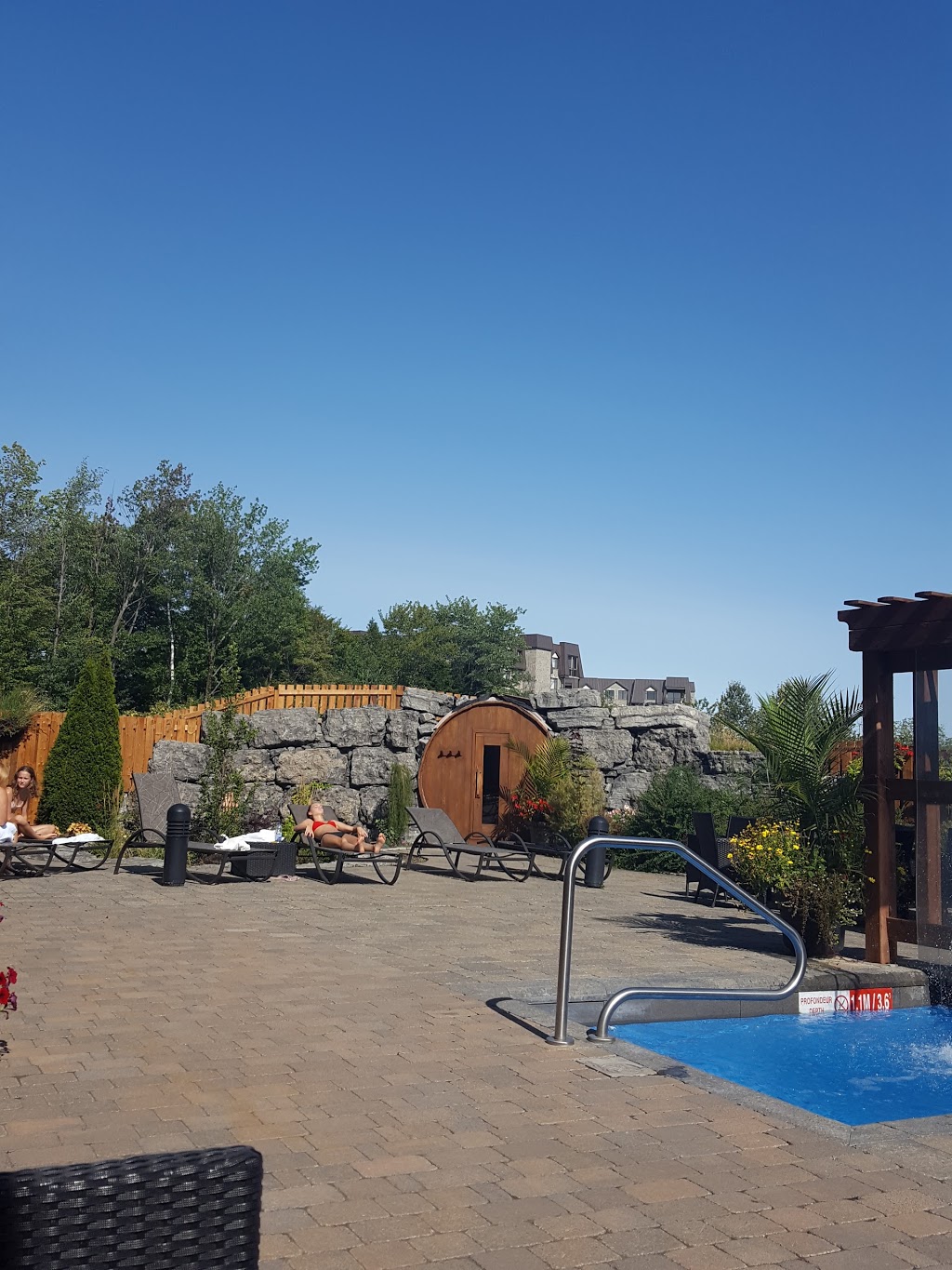 Hôtel Signature Québec | 7900 Rue du Marigot, Québec, QC G1G 6T8, Canada | Phone: (418) 627-8008