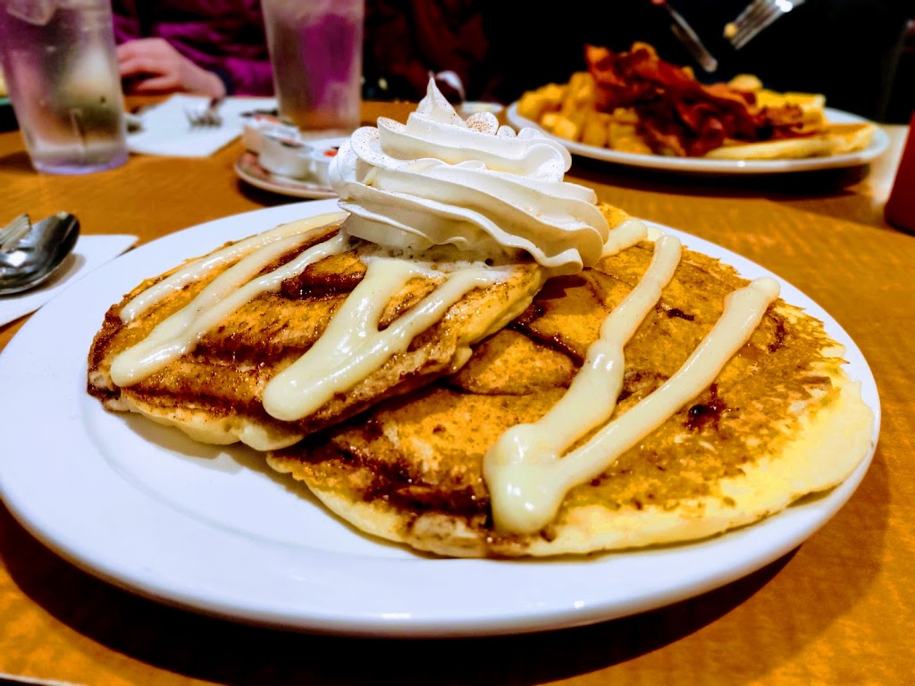 Smitty’s Family Restaurant | 107 Main St, Dartmouth, NS B2X 1R6, Canada | Phone: (902) 435-4444