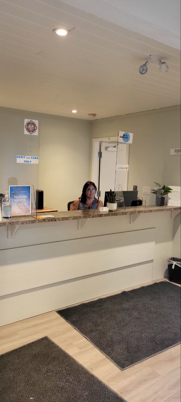 Semiahmoo Canna Store | 15782 Marine Dr #7, White Rock, BC V4B 1E6, Canada | Phone: (778) 537-1110