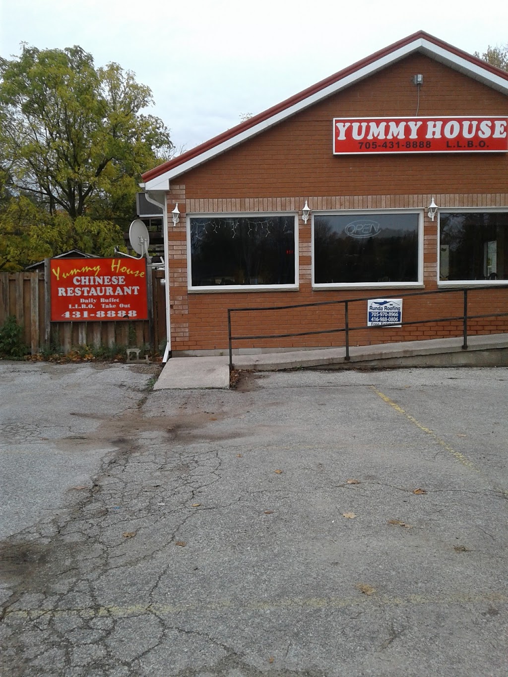 Yummy House | 898-918 Innisfil Beach Rd, Innisfil, ON L9S 2C2, Canada | Phone: (705) 431-8888