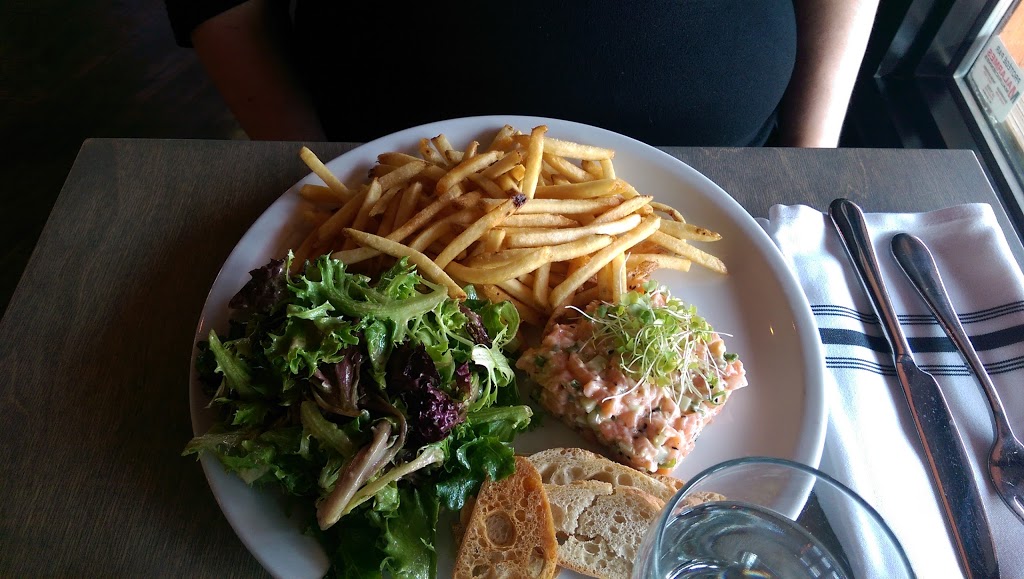 Le Saint-Mo Bistro Gourmand | 902 Du St Maurice Promenade, Shawinigan, QC G9N 1L8, Canada | Phone: (819) 537-7806