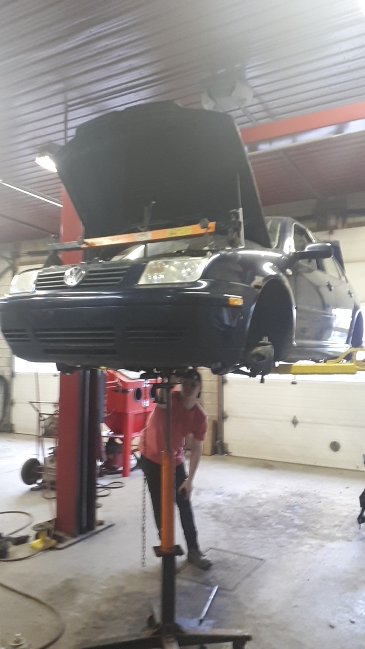 Garage Clovis Desrochers | 296 Rue Angus S, East Angus, QC J0B 1R0, Canada | Phone: (819) 832-3332